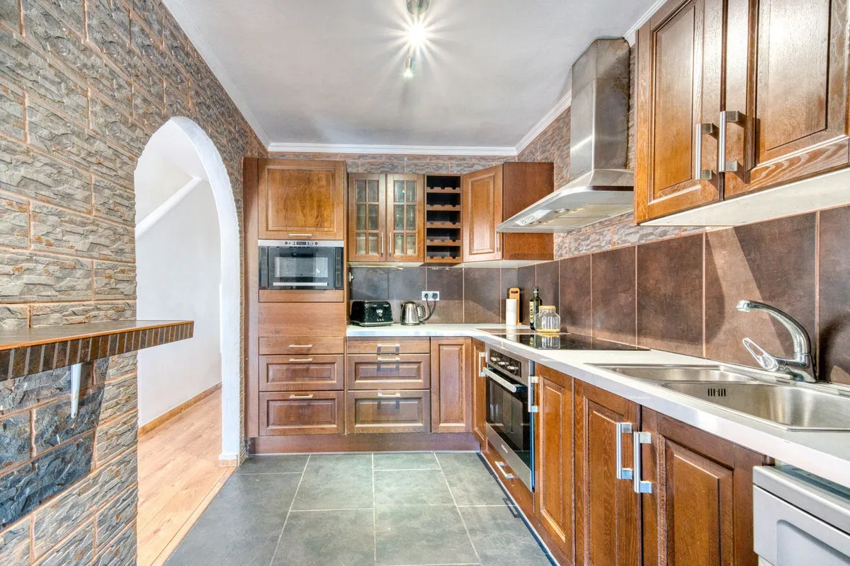 fd889c91-933f-475e-b8be-5859e0066672