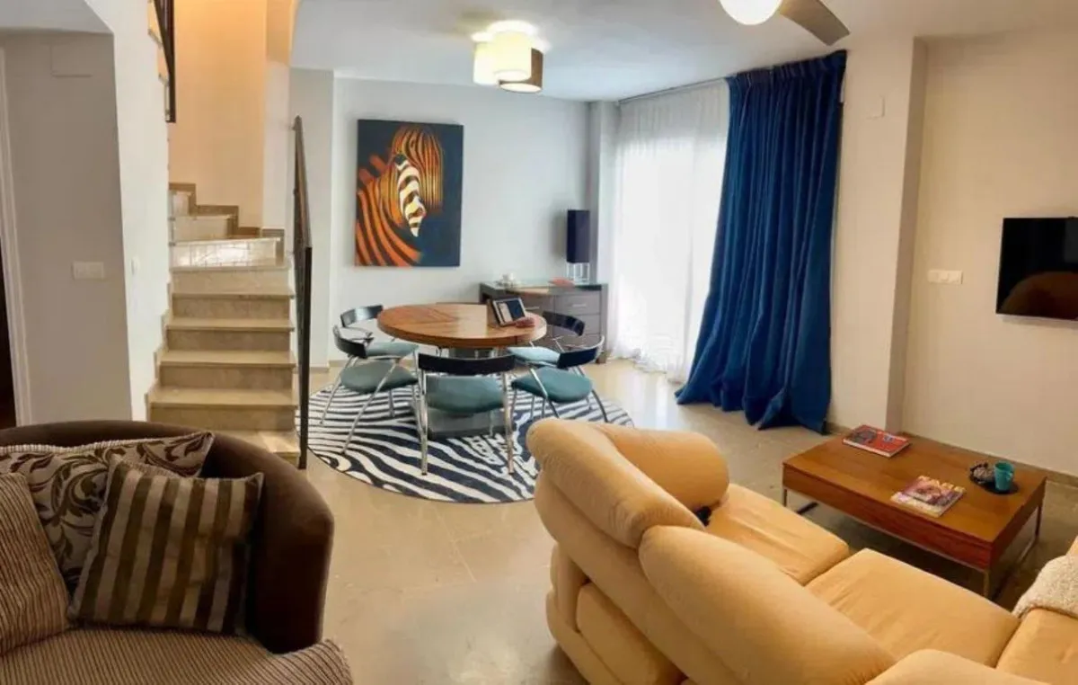 cd43f580-94f2-4ad5-9bb1-f297a667f52b