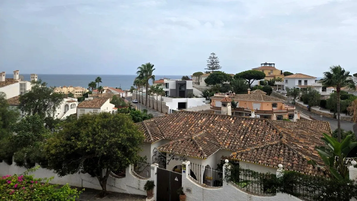 1251e82b-1b27-438f-a41d-1afa5eee652c