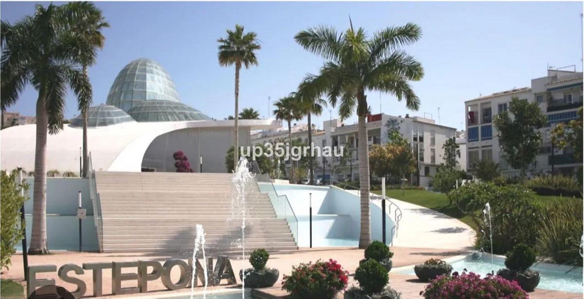 f8d00886-7c98-44f6-addb-383a76e7d881