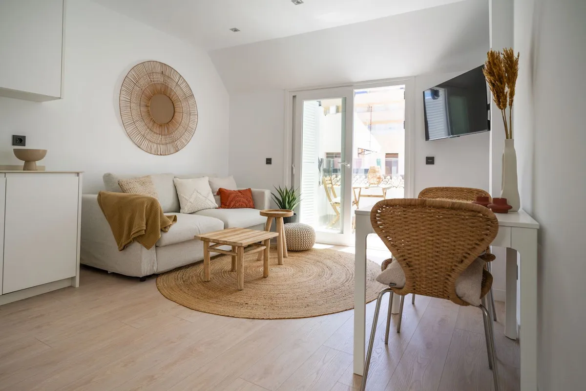 e0556675-3e44-4bf0-ac42-c66fcc3edd3f