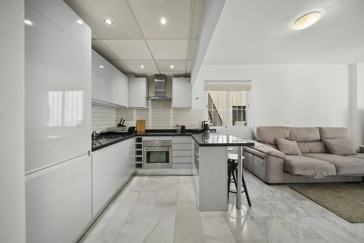 c198de3d-f73e-44ee-933a-f48d3222c40f