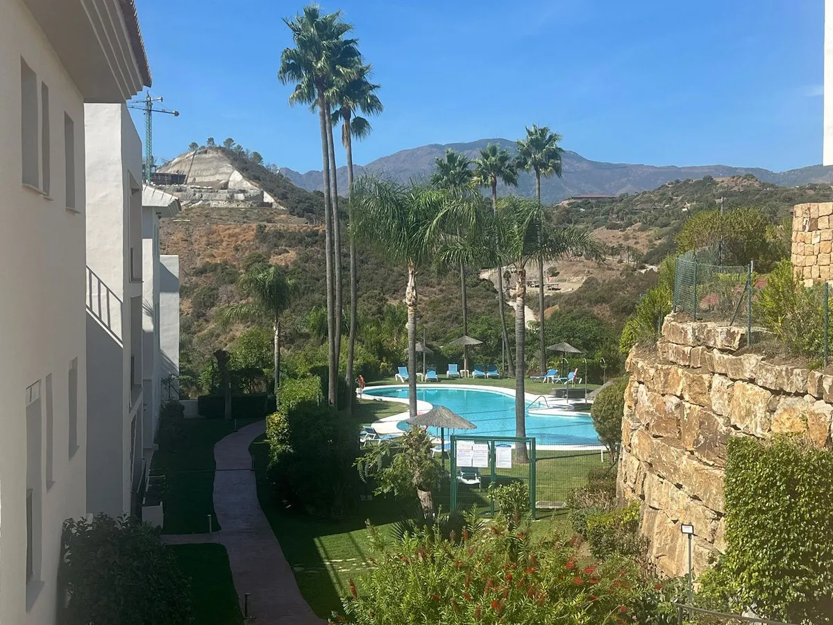 51ad5cce-b1d0-4c4f-b0fa-8ec9eed19504