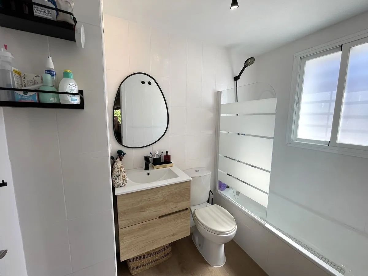 d9385654-cf4c-400e-8c25-a303d0147197