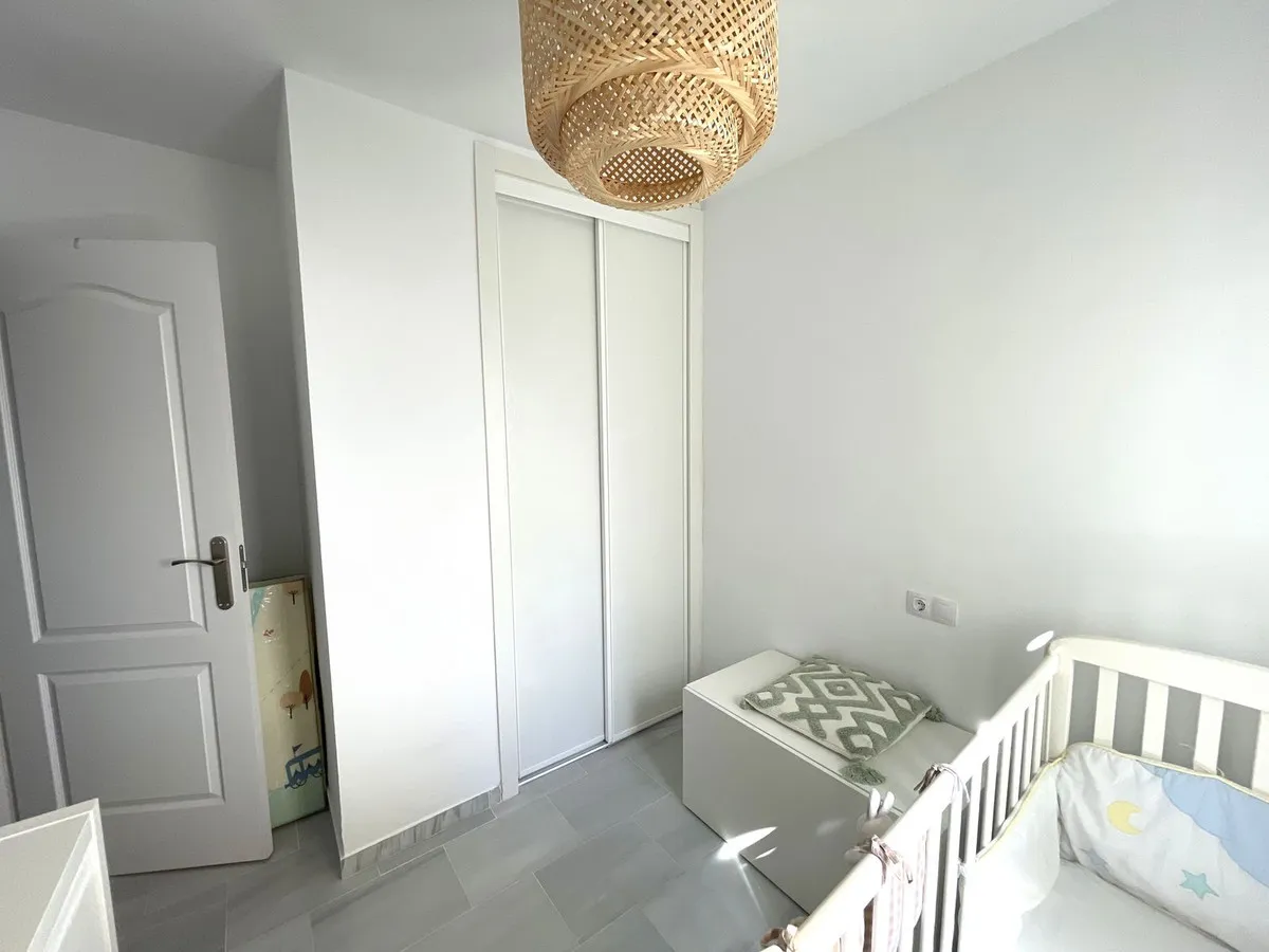 ef232812-2a76-4db1-a1d3-e622e2c3e4e3