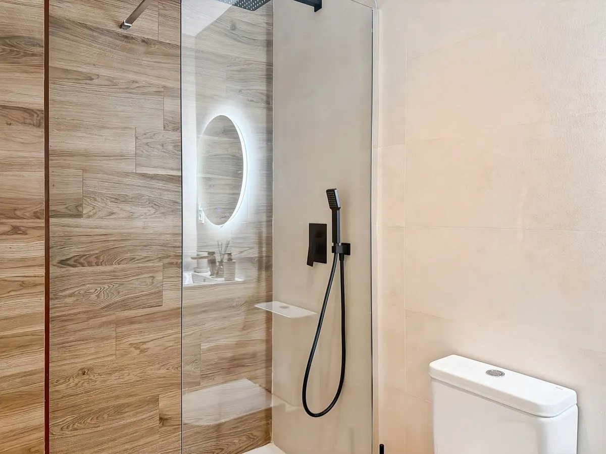 b5215957-ae90-44a7-b799-72dfeec8dd41