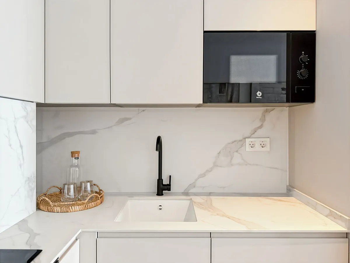 ce6f6aa5-6c88-433c-bb22-7d757d2af6cb