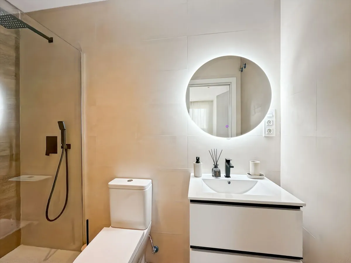 f8549d54-31ea-4fe9-9598-056859261cce