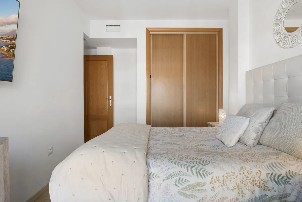 8f19a793-bbe2-4f1e-9c73-eb5b3cb6a31b