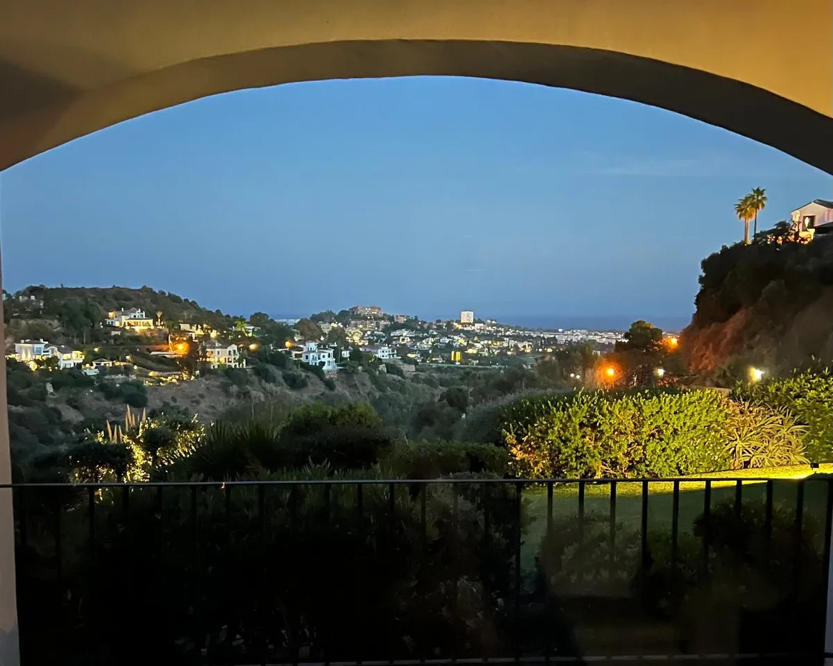 5afa2d6c-15a2-4e6a-90f4-64d1259af642