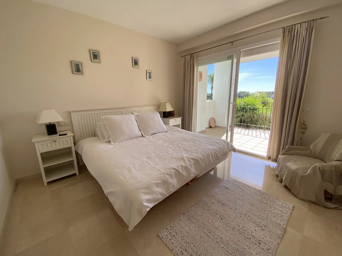 a8b4916c-a16a-478f-80db-3b78a09c0678