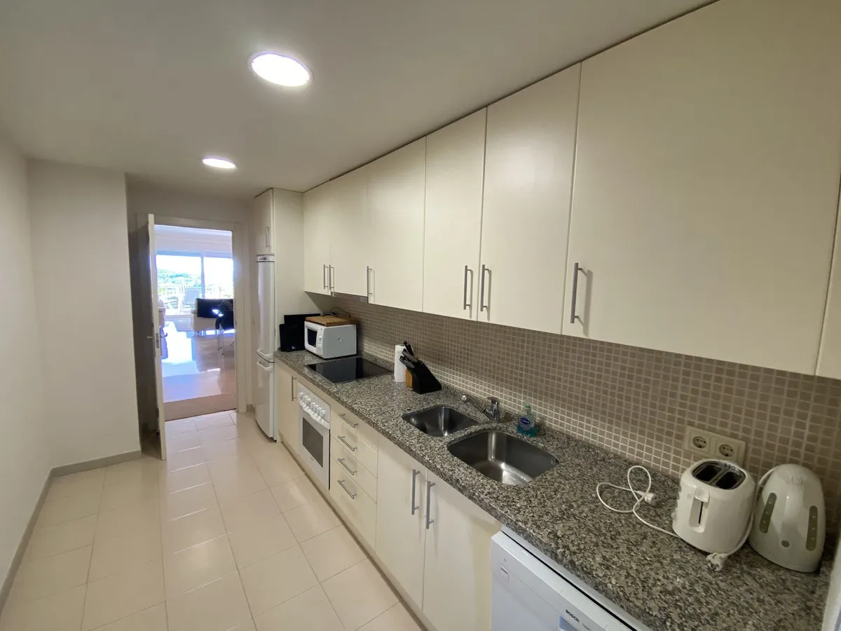 dbfc21c8-a1d6-4f6e-ada7-2e34fcd72c82