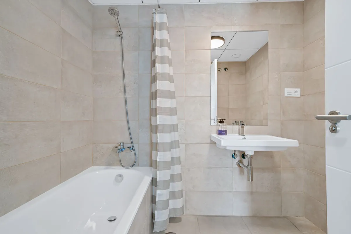 68b7e97f-aaf5-47b2-b789-6e0bf5c6b10c