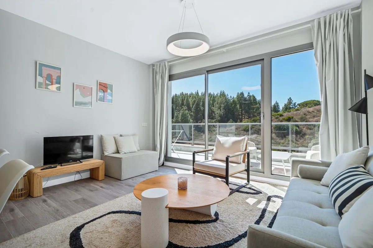 b2812a59-4fa4-41b1-bcd5-8151af475687