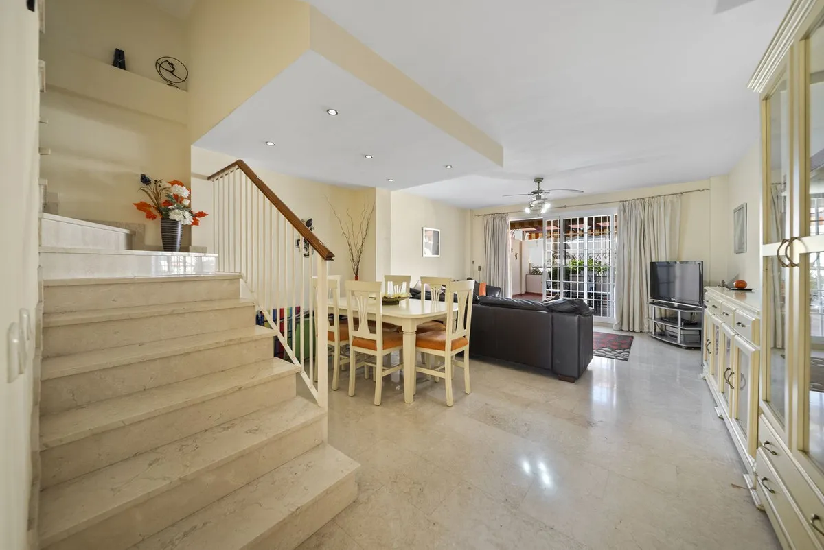 18cbef63-61f3-45f7-ade9-5e793581e758