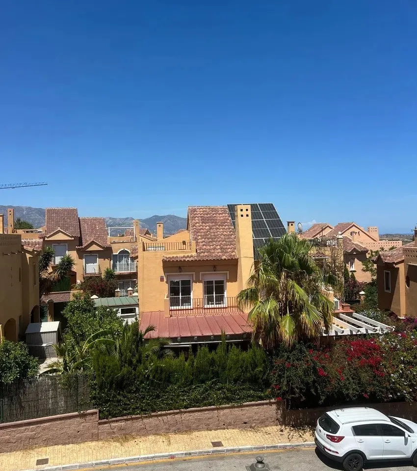 c5dac935-a9f7-4994-a668-572751d1584f