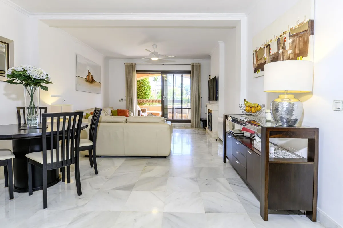 f95cc538-d50b-4793-bae5-4cf627487e83