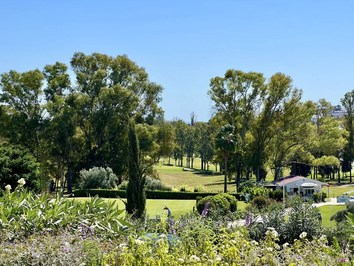 f26ca61a-103e-4c3f-a285-a627ba28c095