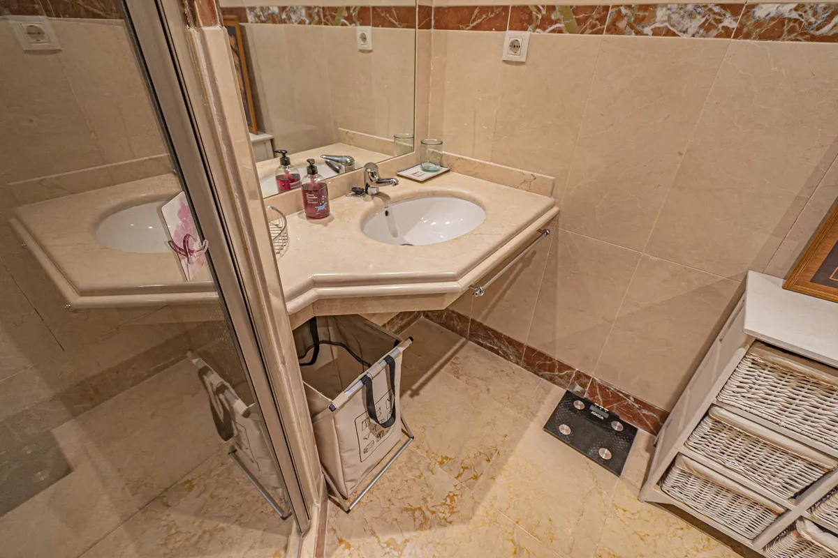 e64265e6-1c81-4411-9707-7467dfde5dea