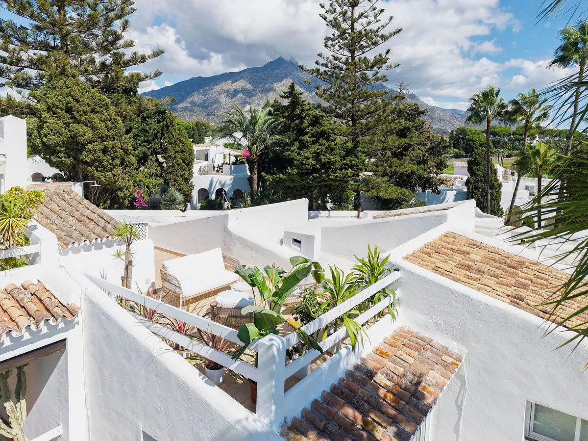 02fed1de-0486-45e0-a721-f8a093dba12a