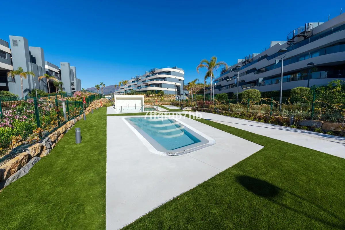 093e05b2-c0a4-4c42-9db7-f83f9651ec66