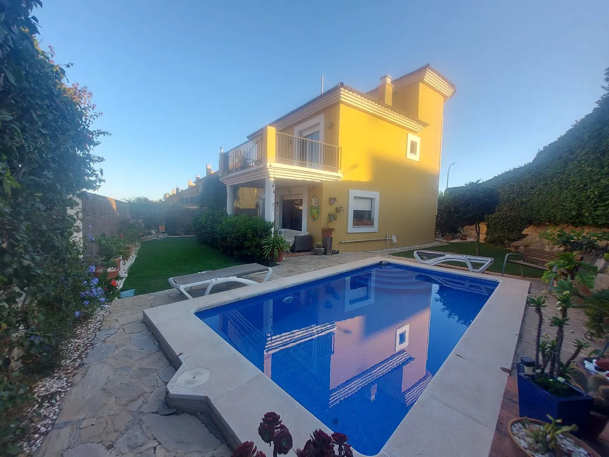 d3e8a431-7de7-47ff-8565-6feaafeee96e