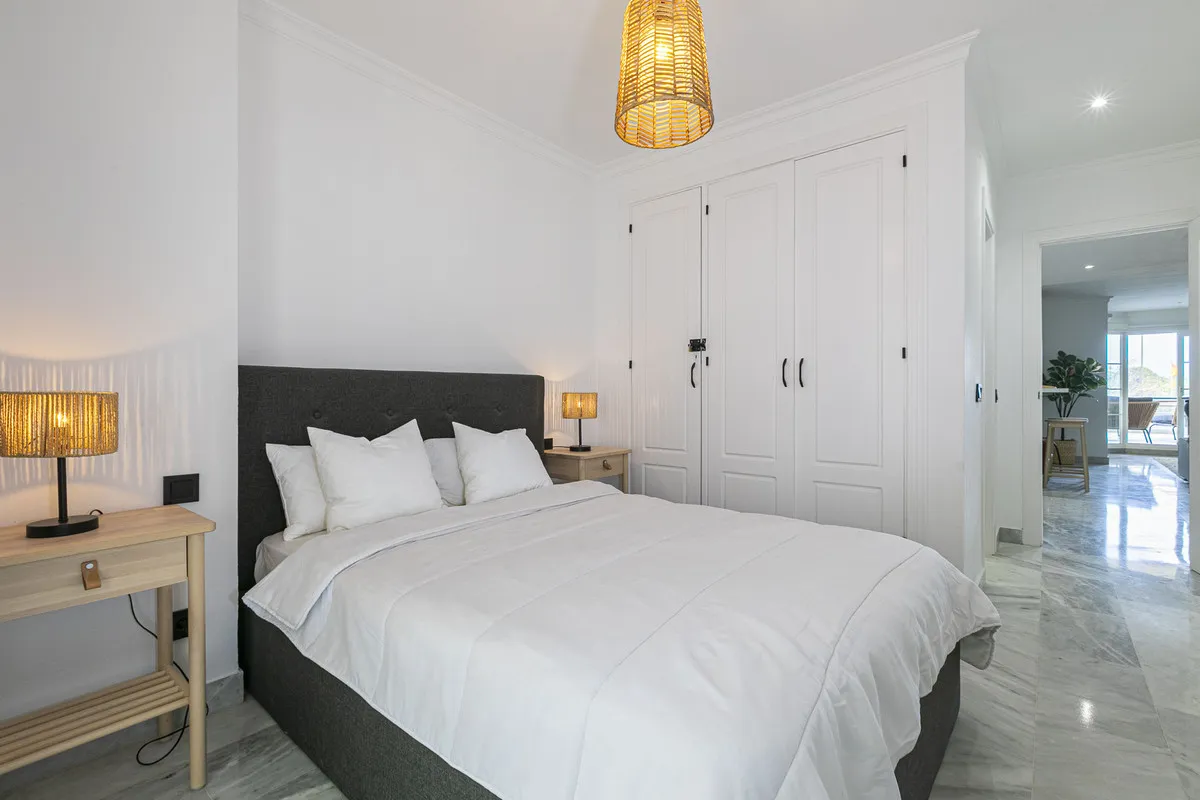 73e2f130-f4a8-4e51-92f1-593a1cb73936