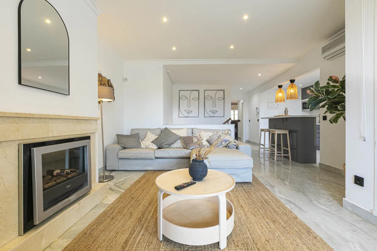 b9f9cddd-a049-4324-bded-6ab8cb995003