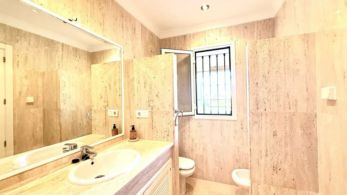 67d8df2d-4930-4043-b39c-b4fb154a3bba