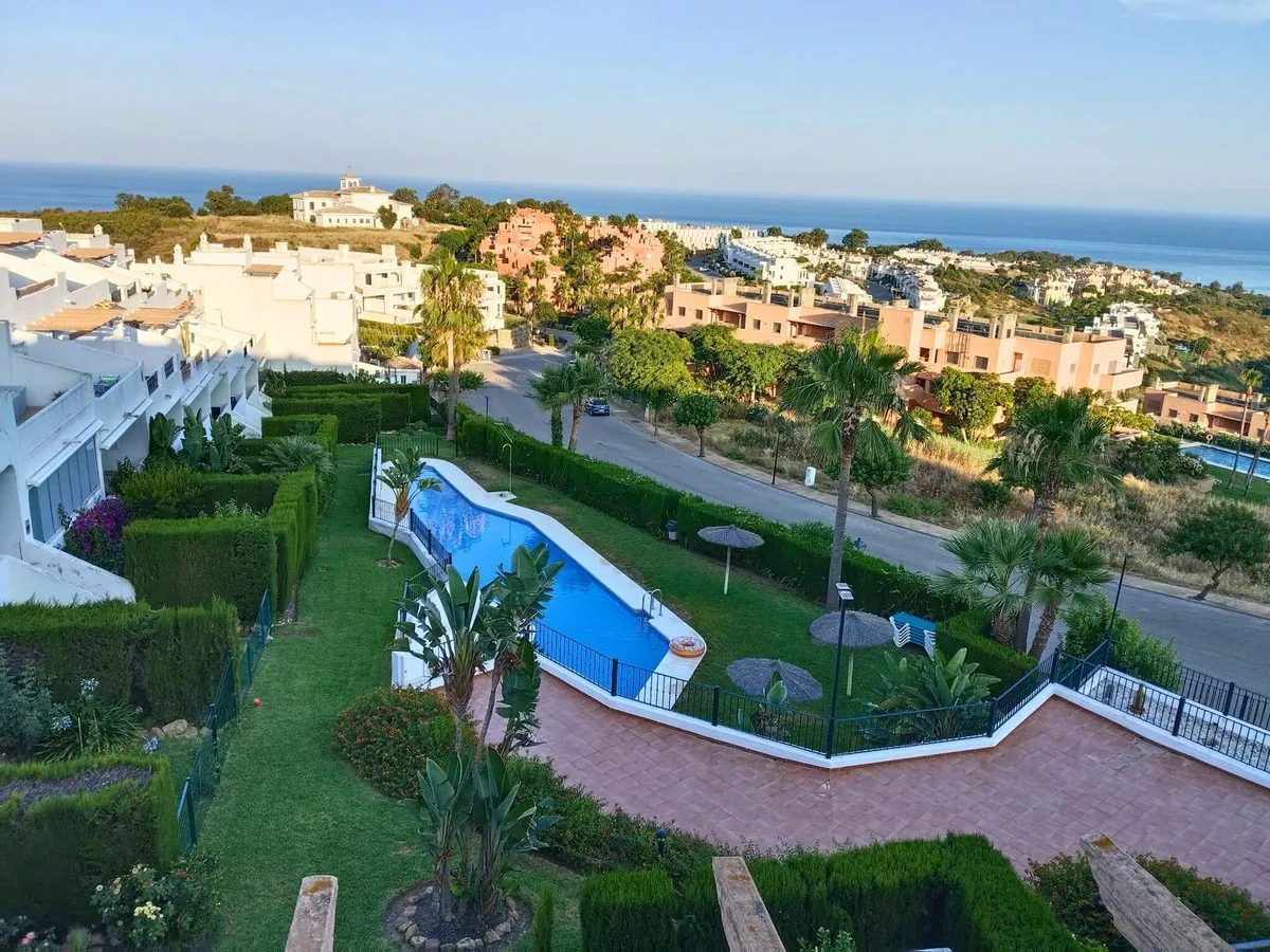 6b555fd0-9495-4a8c-a2ca-2c89d8299543