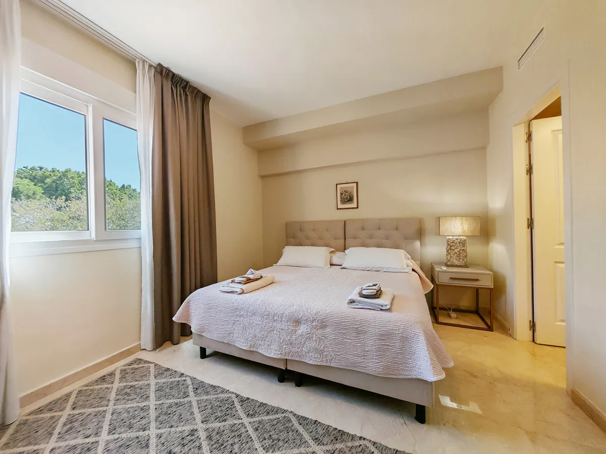 f80ff220-bcb4-45f8-87c5-a544809b492c