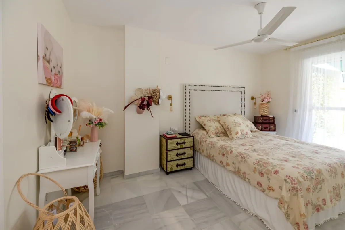 7f73c6cb-9a24-43ff-9a3c-7e81d03fbba2