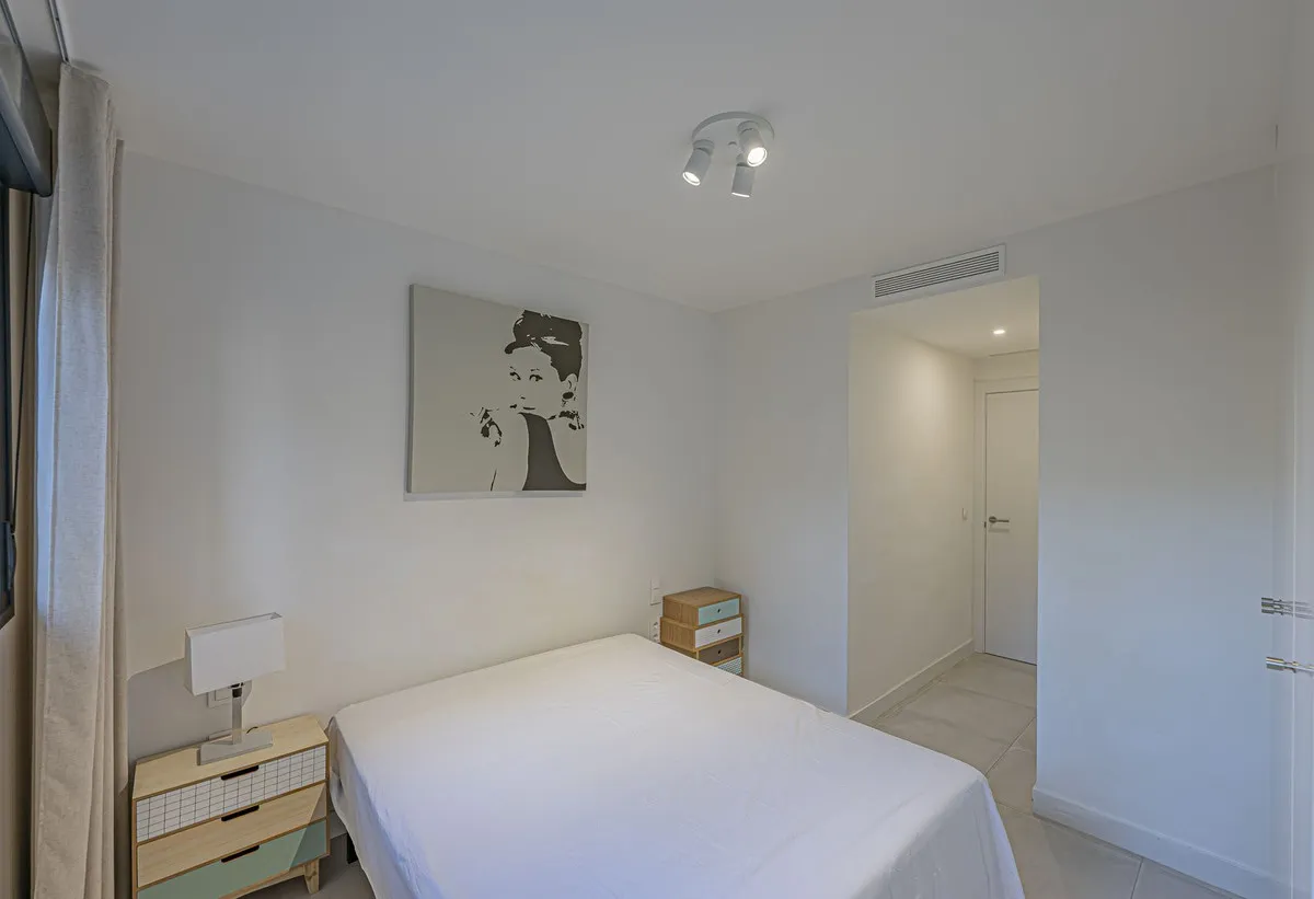 036b32c5-f089-4994-8c66-face1fcf2e87