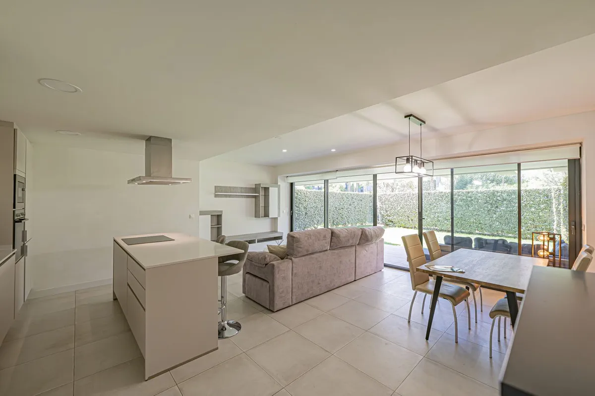 801ab047-d079-4756-b125-3cf01be9166e