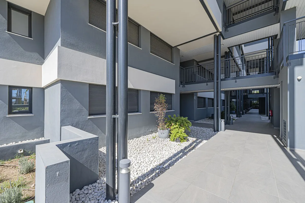 e8b4fa03-71f3-4ddf-bece-d065bcb271aa