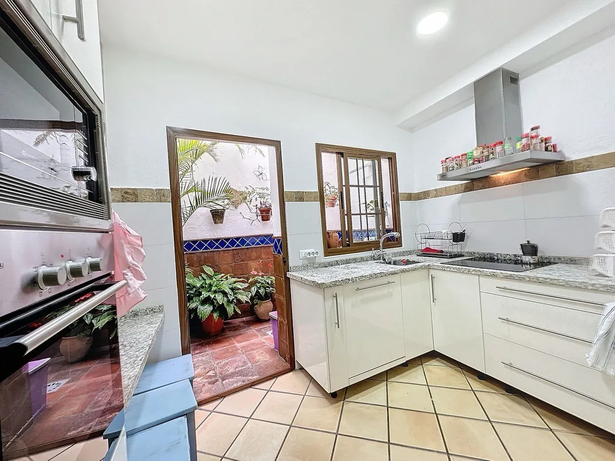 a4698a60-975b-4e61-9df3-9851cd5fe84e