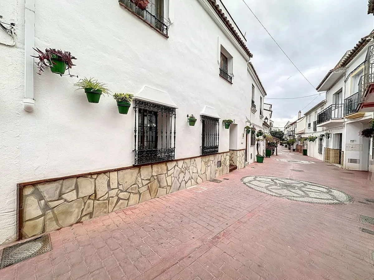 b730073a-31e0-4a8d-bb6f-c7d7a7323cd9