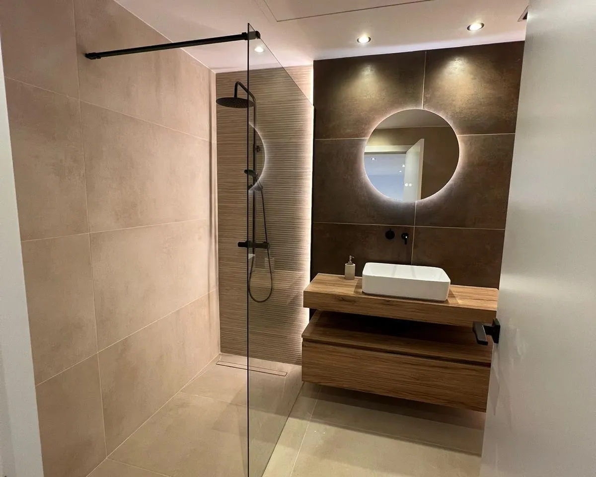 6f02914b-48be-4313-b070-39ea269ec945