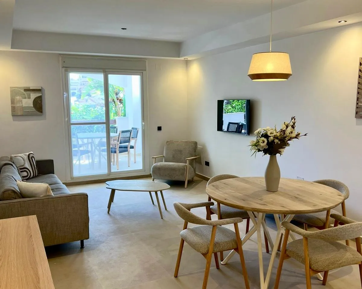 a7020943-6eb5-4ac4-9dbf-e6ad2ca25425