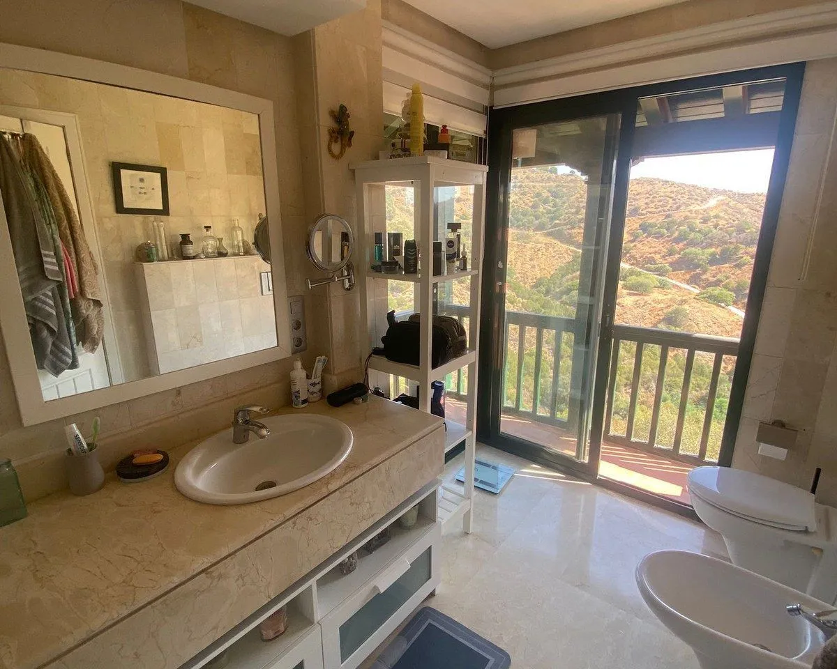 31547107-b7ed-40d3-b841-b4830b72f5c1