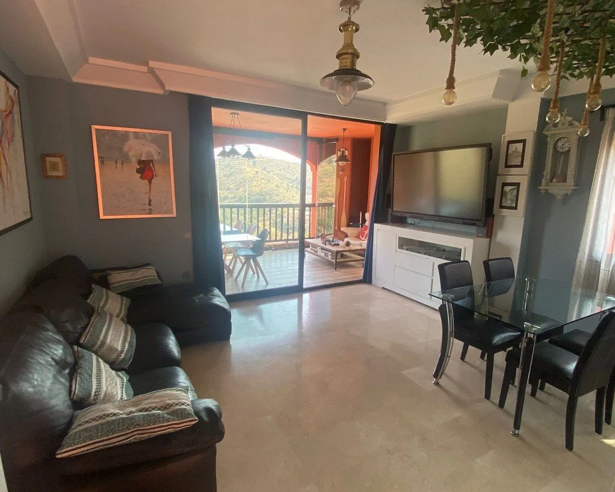 c47519cd-5c94-435a-aa5e-0d05b65f50a4