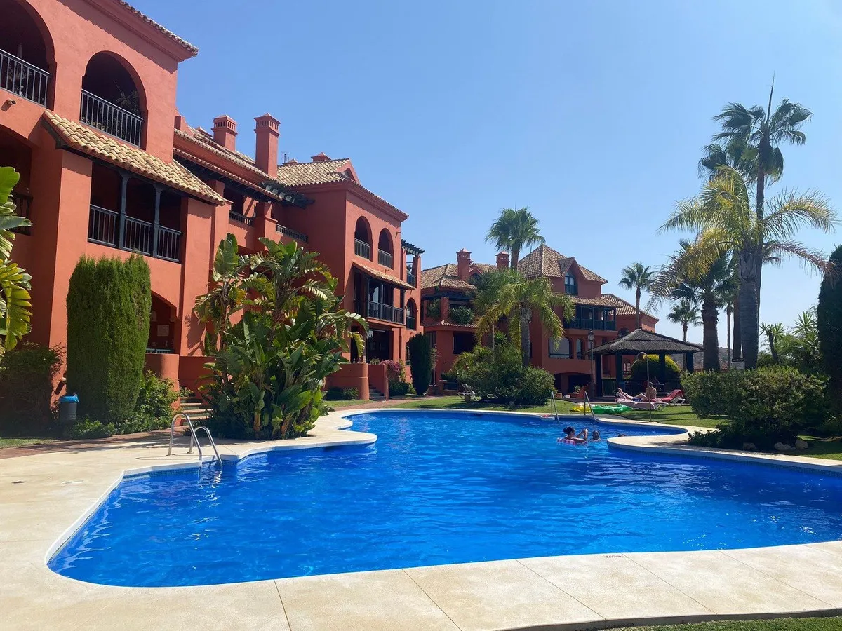 e6841584-e9b4-4cef-b1e9-a48268b0eb58