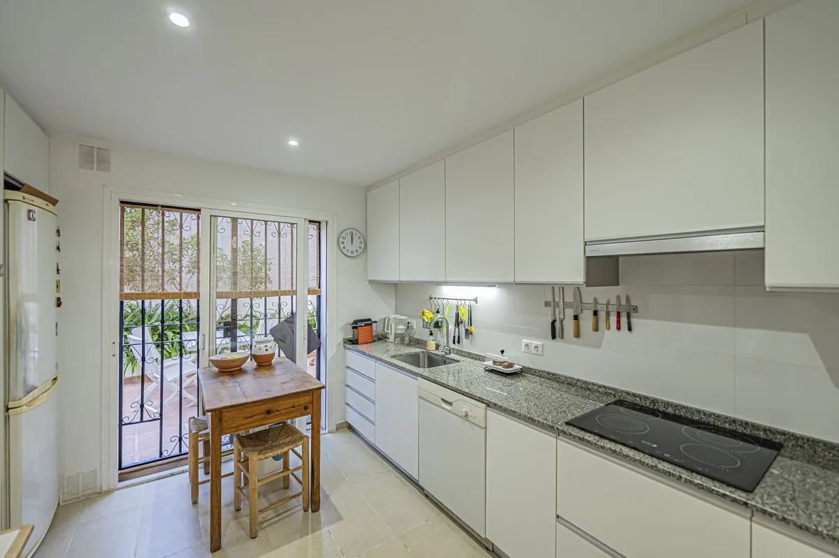 49a131e8-5656-4231-a146-fa69cd1fc9cc