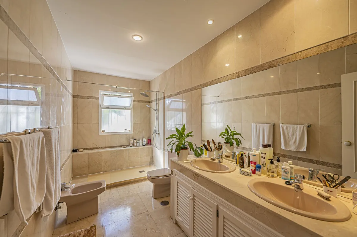 75fbe49b-bbdc-4605-a44b-3385cfcc9cee