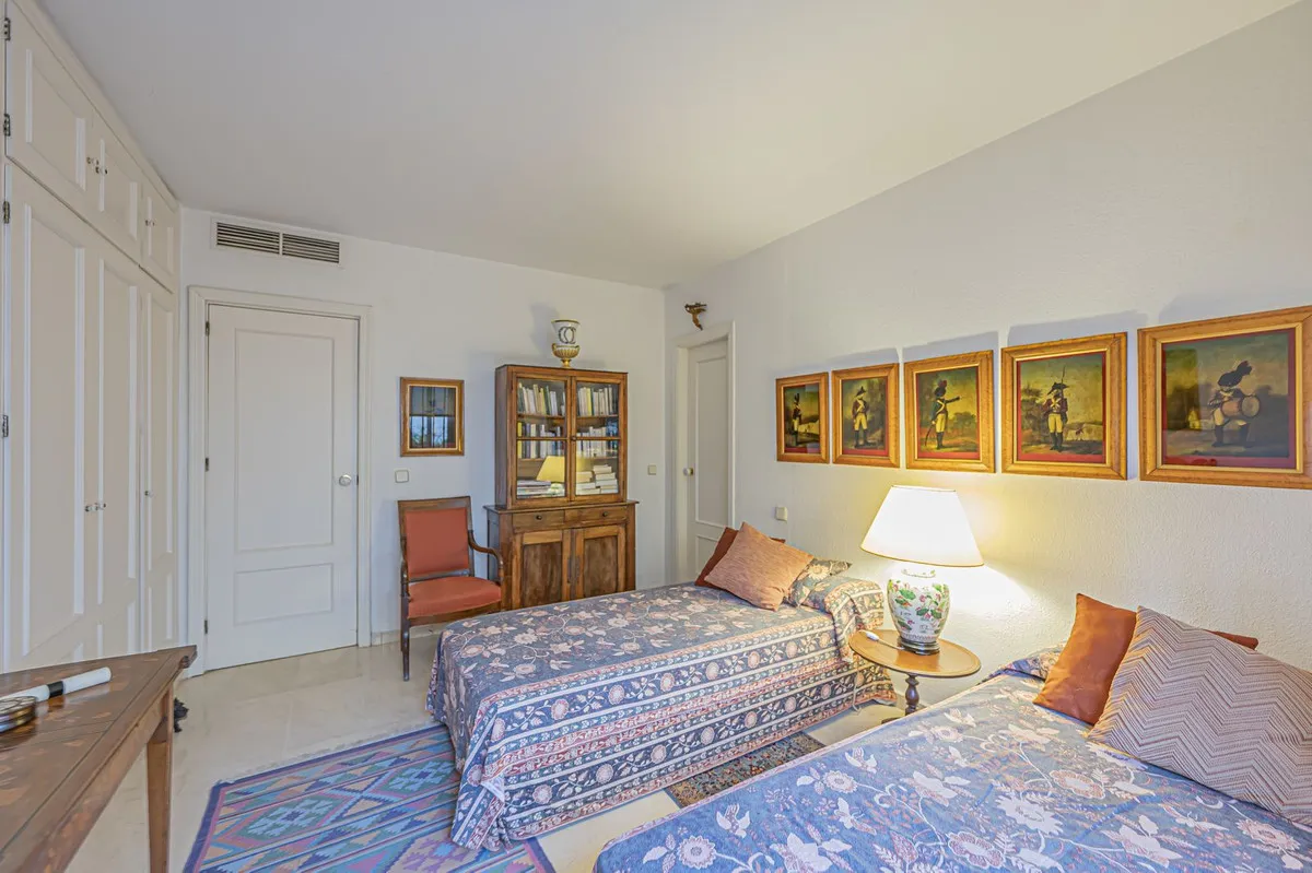 a9c54bf6-5919-4b6b-b0dc-cd20f910c2ac