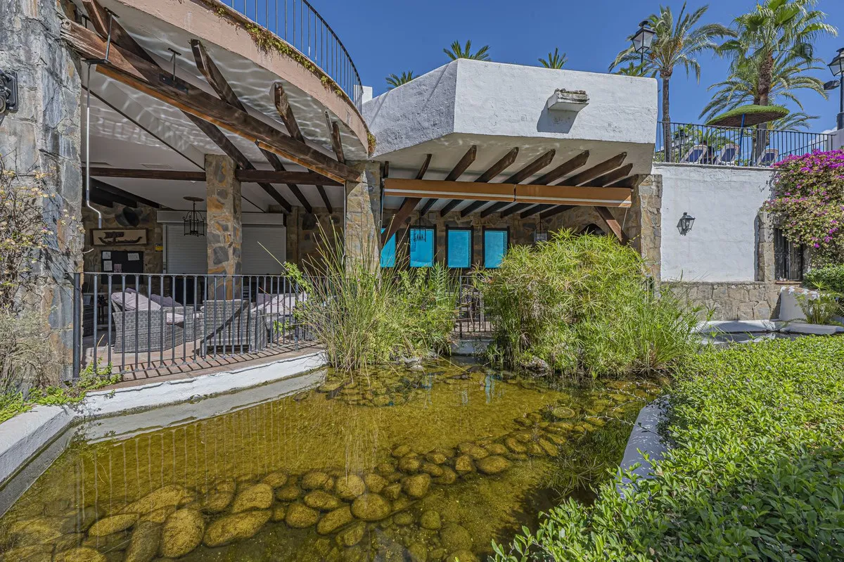 ca60b837-b8d3-4f43-b286-1e5fe47a9300