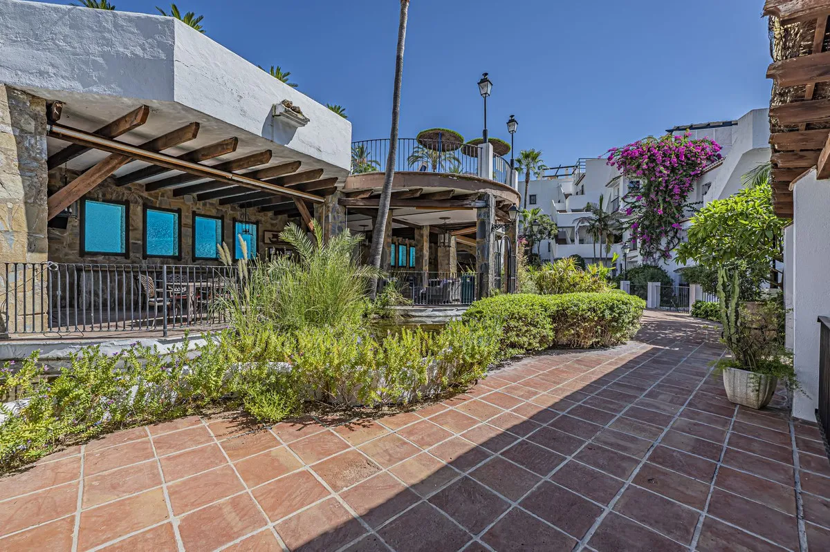 fa04535e-4e71-424a-9380-b84120fff083