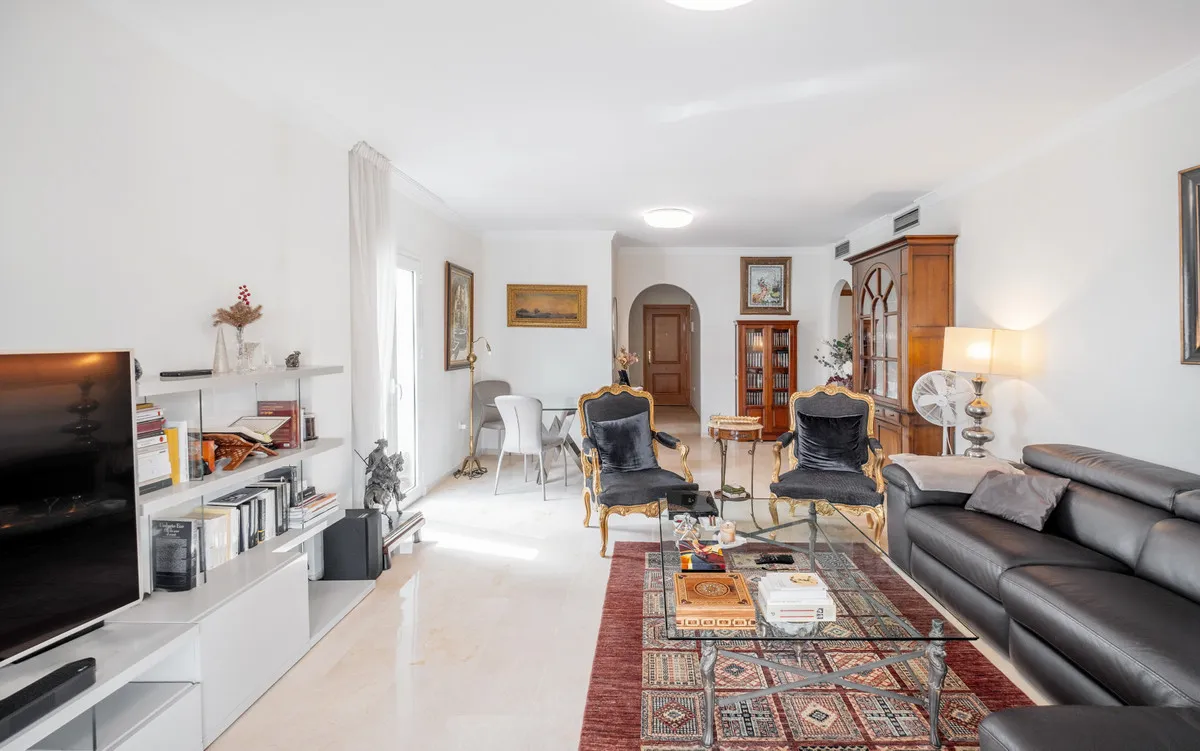 00fbf4e9-3bb3-4b86-9006-981624be13fa