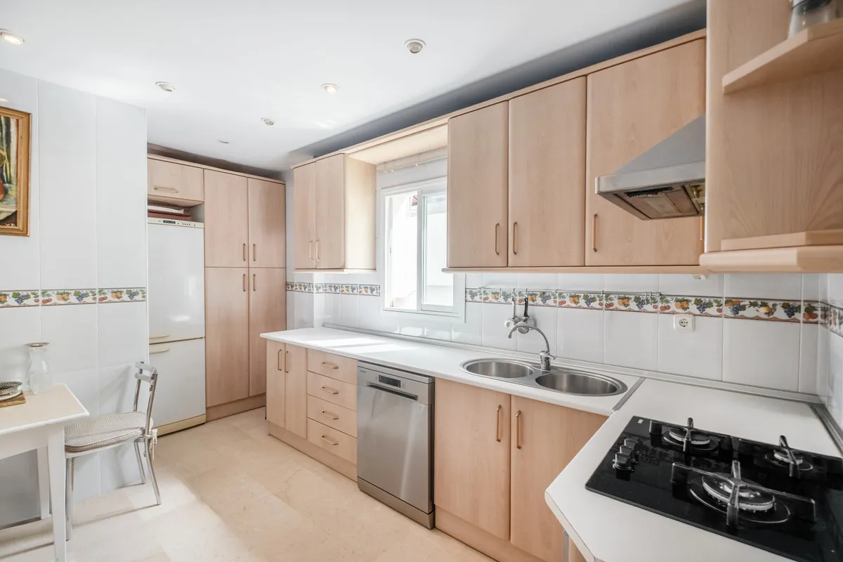 aa9589ae-b1ea-48ef-bbf4-a1bd214f27cd