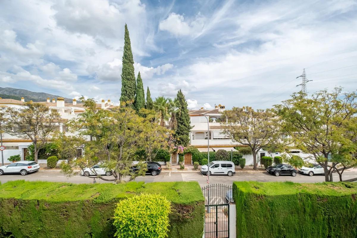 fc074ac7-6266-4125-bc1c-272829b4f44b